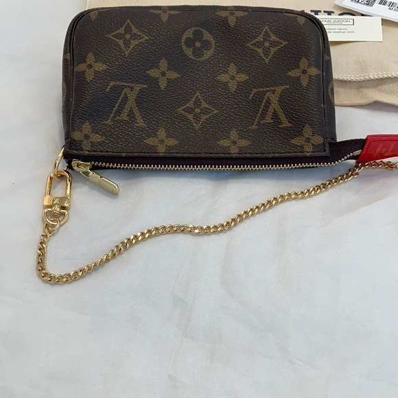 LOUIS Vuitton Christmas 2020 mini pochette access - Picture 6 of 13